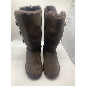 Sz 8 Chocolate UGG Boots.